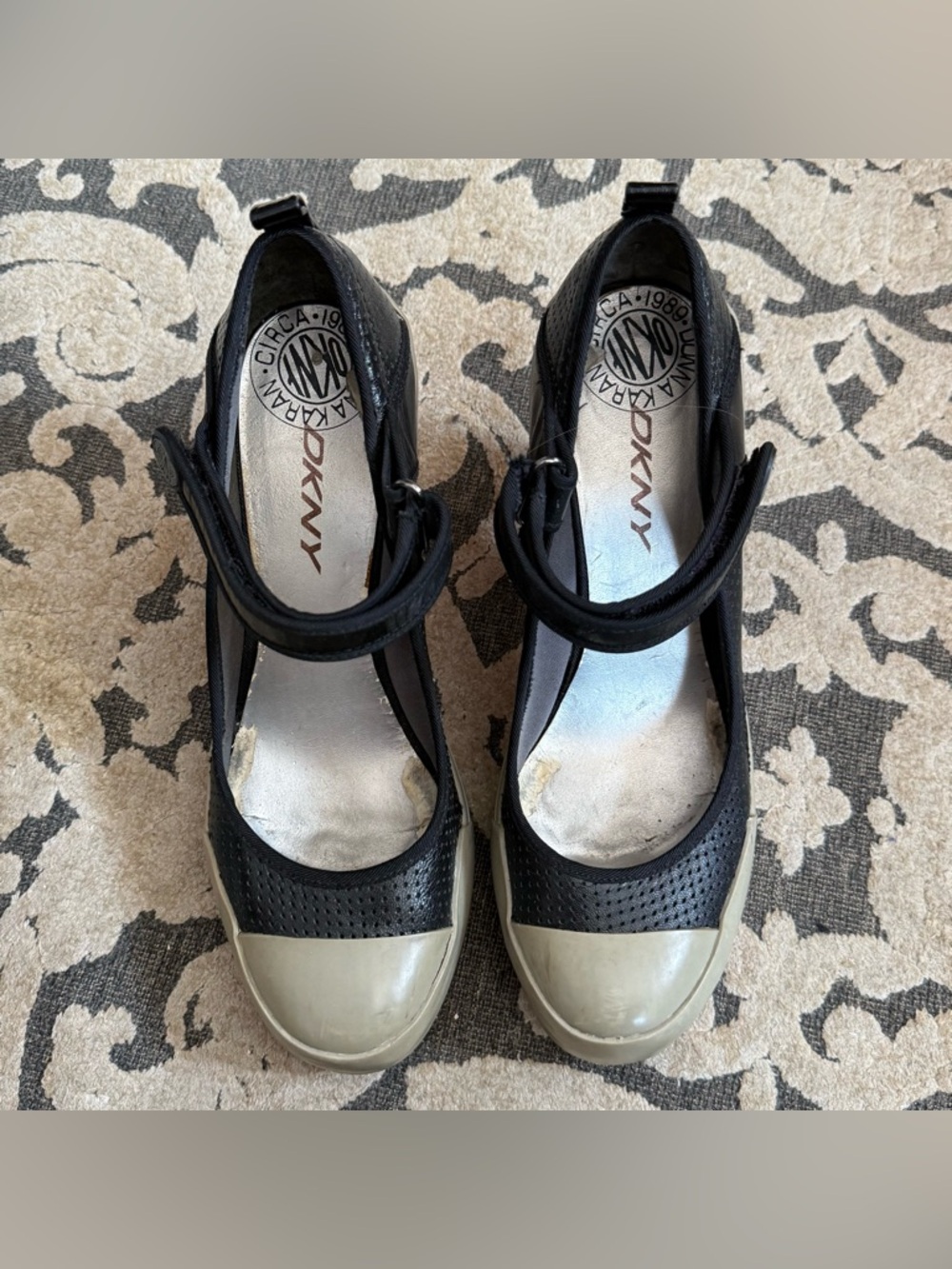 Vintage 1989 DKNY Mary Jane Eleanor black heels - Picture 2 of 8